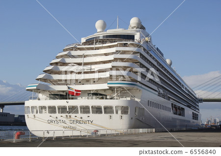 Cruise ship 6556840