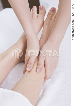 Foot massage treatment Foot massage treatment 6560877