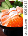 How much Salmon's Oyako-rice bowl 6561012