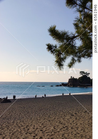 Shikoku is located in Kochi City, Kochi Prefecture, where Ryoma statue stands Keihin and Ryuzo cape Shikoku is located in Kochi City, Kochi Prefecture, where Ryoma statue stands Keihin and Ryuzo cape 6561946