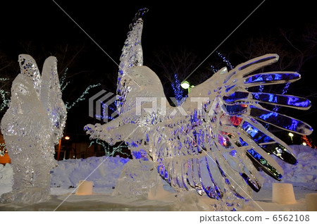 Ice statue 6562108