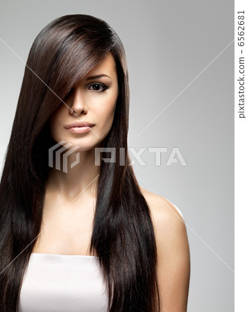 Beautiful woman with long straight hair Beautiful woman with long straight hair 6562681