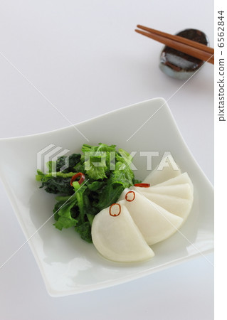 Shallow pickles of turnips Shallow pickles of turnips 6562844