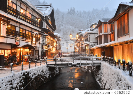 Ginzan hot spring in winter 6562932