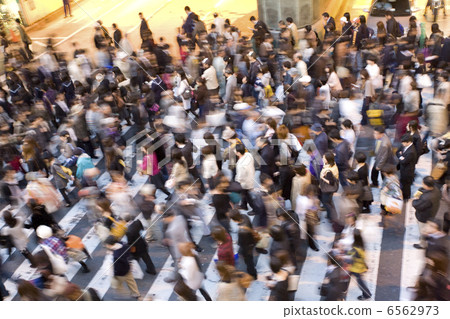 Scramble crossing 6562973