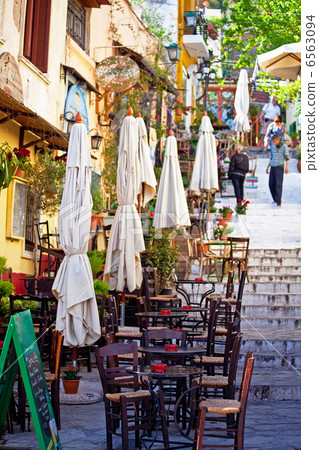Cafe table lining up stairs 6563094