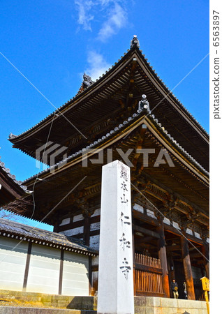 Ninna-ji的“尼康門”（京都市Ukyo-ku Ogle房間/京都府） 6563897