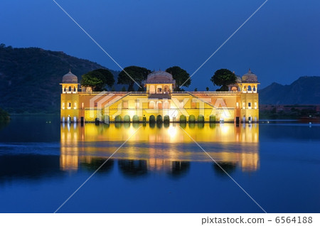 Jai Mahal Lake Palace. Jaipur, India. 6564188