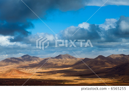 Mountain chain 6565255