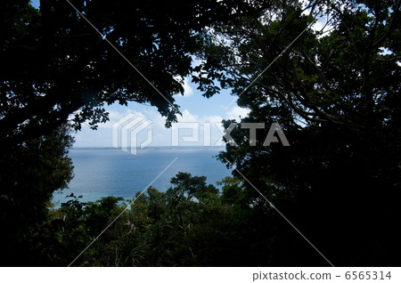 從Funa Utaki可以看到的Kudakajima 6565314