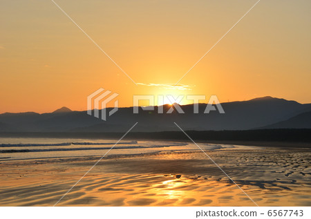 Rainbow Songs in the sunrise 6567743