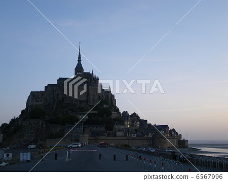 Dusk of Mont-Saint-Michel 6567996