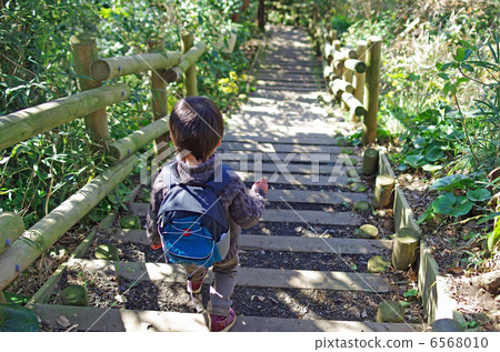 兒童徒步旅行 6568010