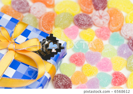 White day image 6568612