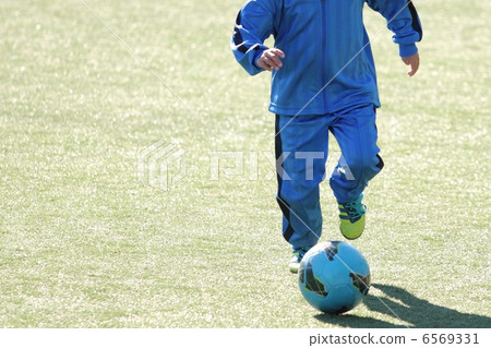 Football image (dribble) at artificial grass ground 6569331
