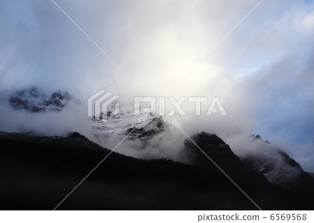 Canadian Rocky Mountain Parks 6569568
