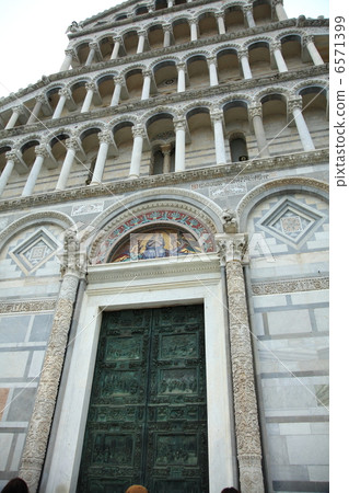 Pisa's Cathedral 6571399
