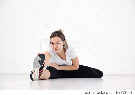 young woman fitness workout young woman fitness workout 6572690