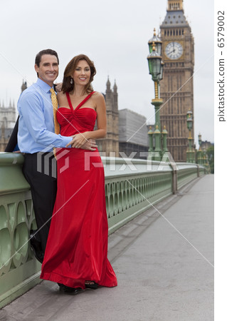 Romantic Couple on Westminster Bridge by Big Ben, London, Englan 6579002