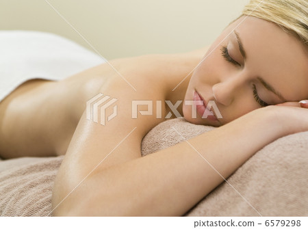 Simply Relaxed 6579298