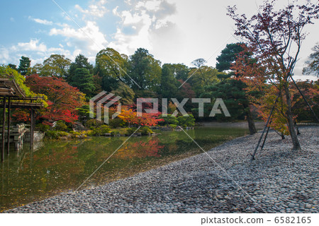 Senjong皇宮南池和州立海灘 Senjong皇宮南池和州立海灘 6582165