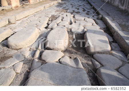 Crosswalk of Pompeii 6582352