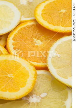 Orange and grapefruit slices 6594370