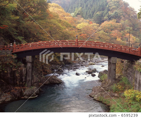 Shinku bashi in autumn 6595239