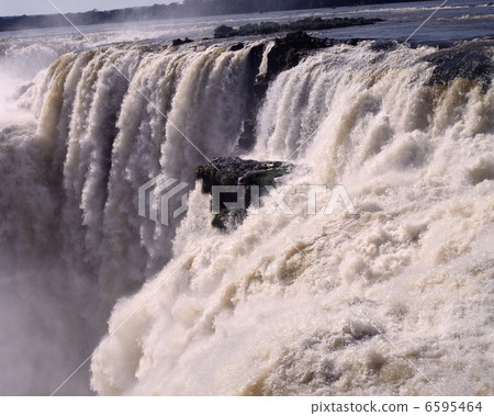 Iguazu Falls Devil's Throat 6595464