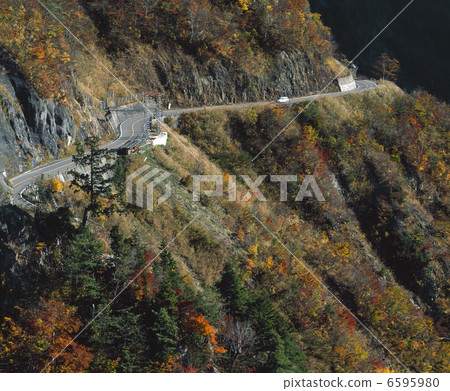 Fall mountain super forest road in autumn Fall mountain super forest road in autumn 6595980