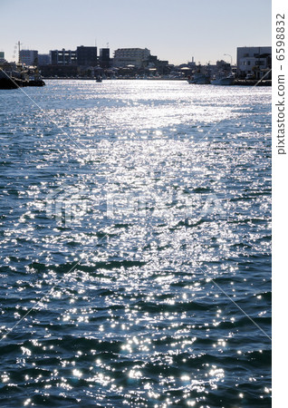 Fishing port 6598832