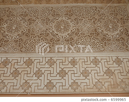西班牙阿爾罕布拉宮的壁畫裝飾 西班牙阿爾罕布拉宮的壁畫裝飾 6599965
