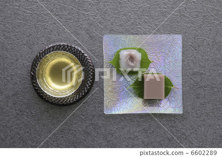 Frozen tea, kuzumochi and water juice Frozen tea, kuzumochi and water juice 6602289