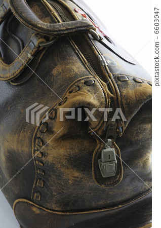 Old leather Boston bag 6603047