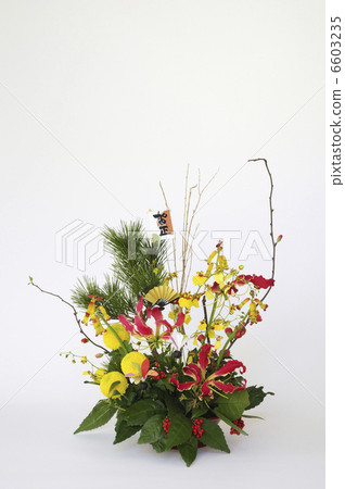 New Year's flower arrangement 6603235
