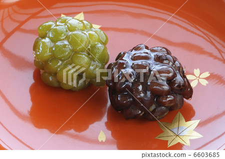 漆器上的日本甜點Kanoko 6603685