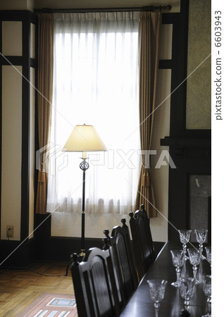 Western-style stand lights and tables 6603943