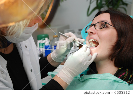 at dentist 6605512