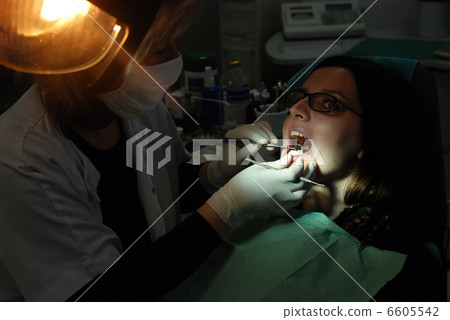 at dentist 6605542