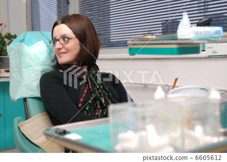 at dentist 6605612