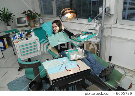 at dentist 6605729