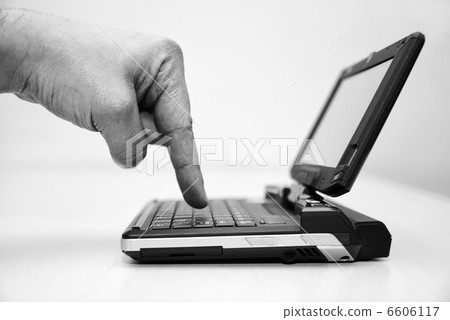 How snall a laptop can be How snall a laptop can be 6606117