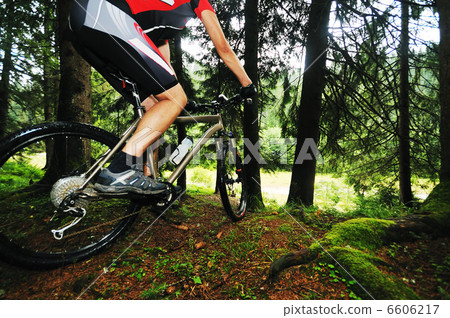mount bike man outdoor 6606217