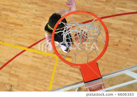 basketball player 6606383