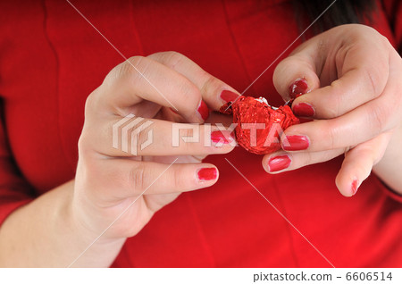 chocolatete in hand chocolatete in hand 6606514