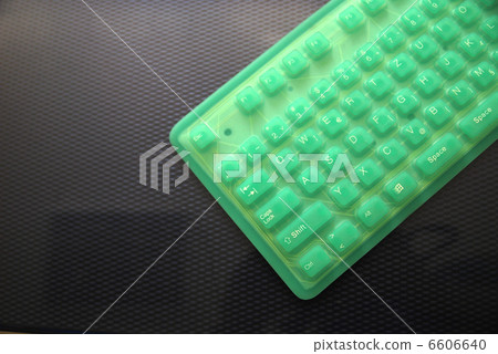 Modern keyboard 6606640