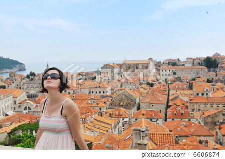 tourist 6606874