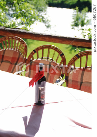 wine bottle on table 6607267
