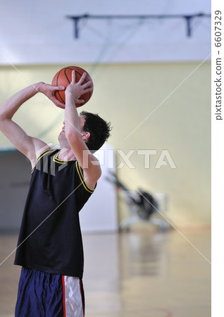 basketball player basketball player 6607329