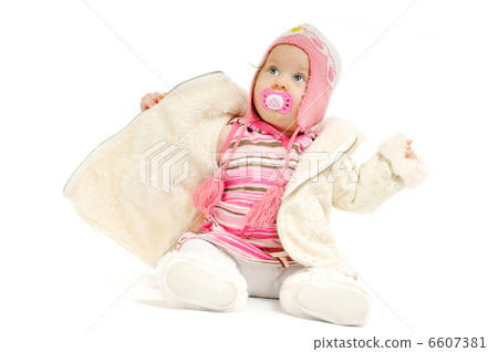 baby isolated 6607381